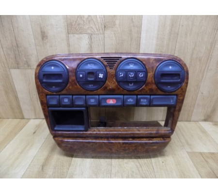Центральная консоль под магнитофон с блоком кнопок и пепельницей, Opel Omega B, 090436997